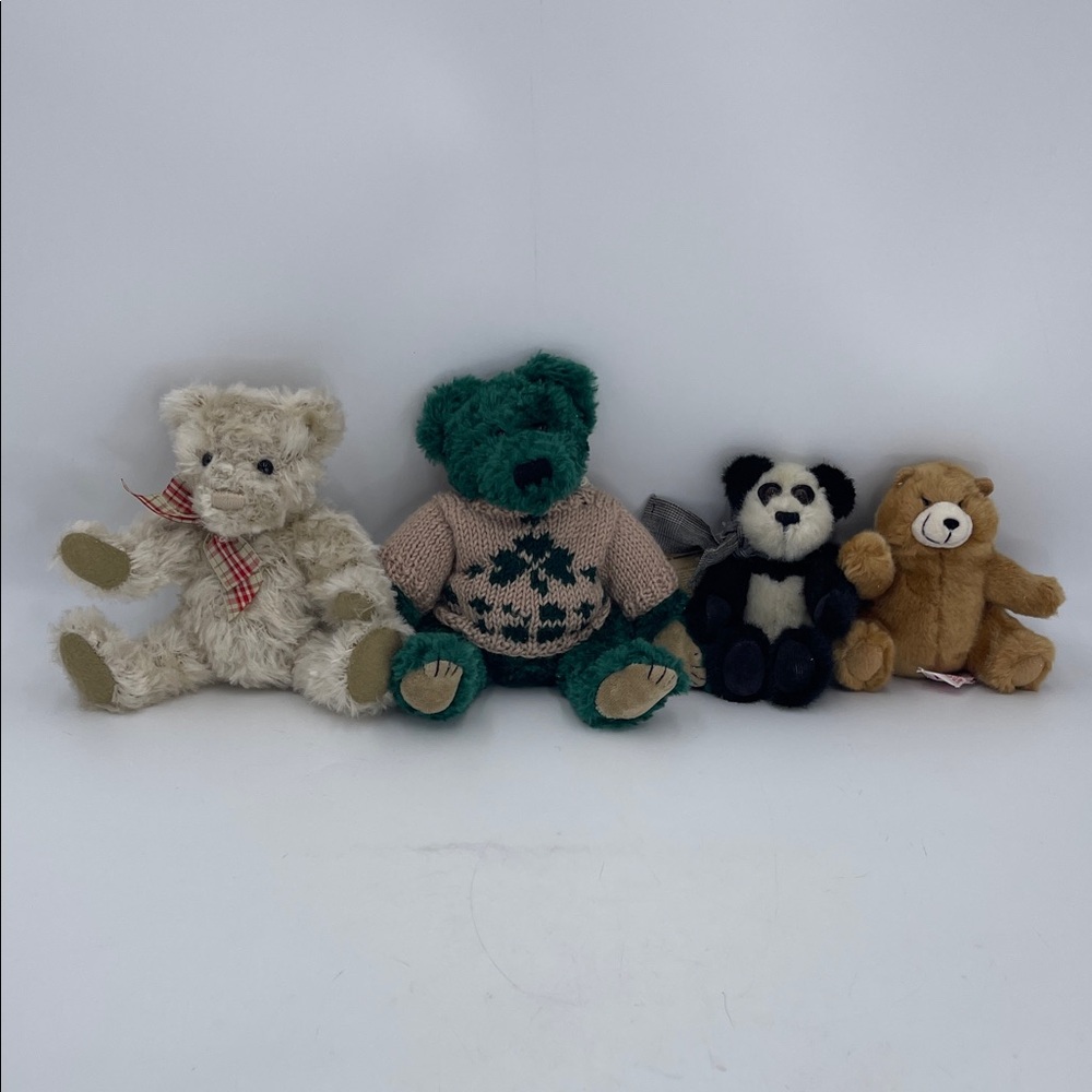 Set of Four Vintage Plush Teddy Bears, Boyd’s Bear